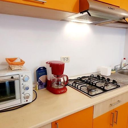 Summer Lake Apartment Mamaia Ngoại thất bức ảnh