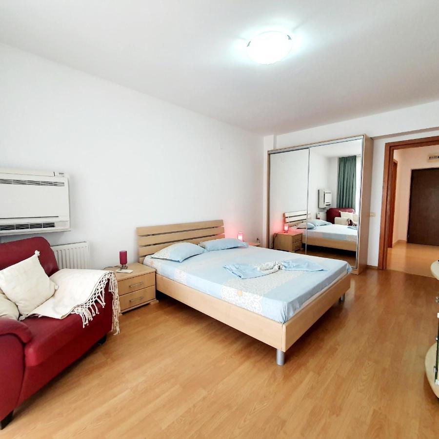 Summer Lake Apartment Mamaia Ngoại thất bức ảnh