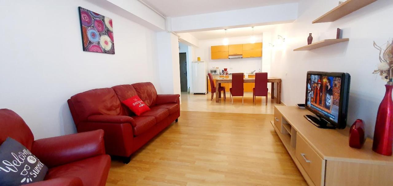 Summer Lake Apartment Mamaia Ngoại thất bức ảnh